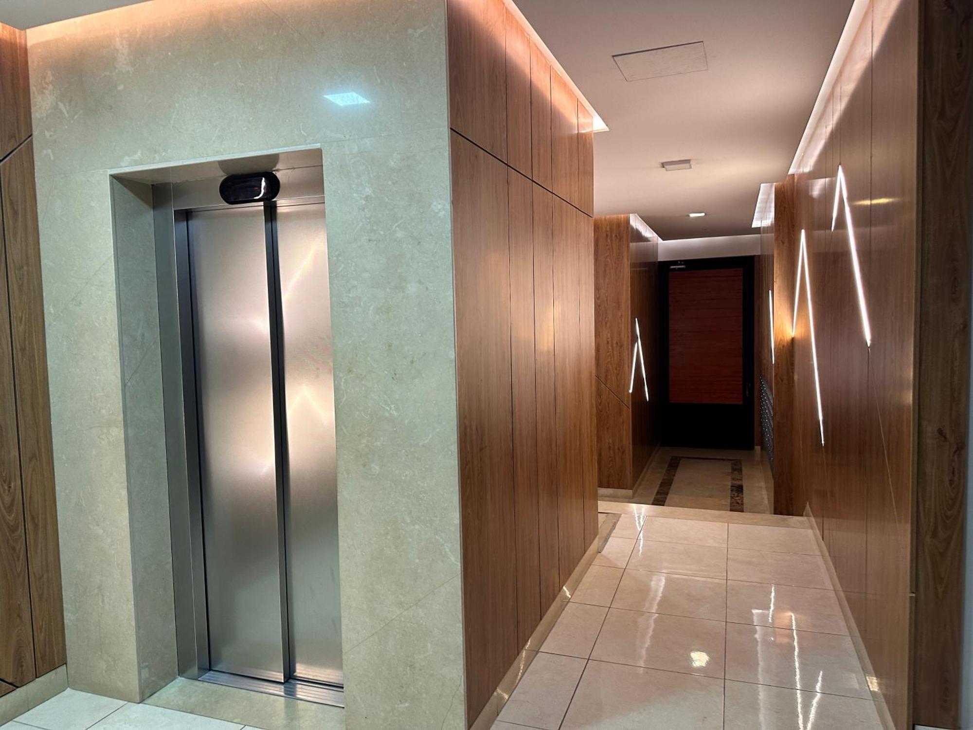 Spacious 2-Bedroom Apartment Near Center Tiran Dış mekan fotoğraf